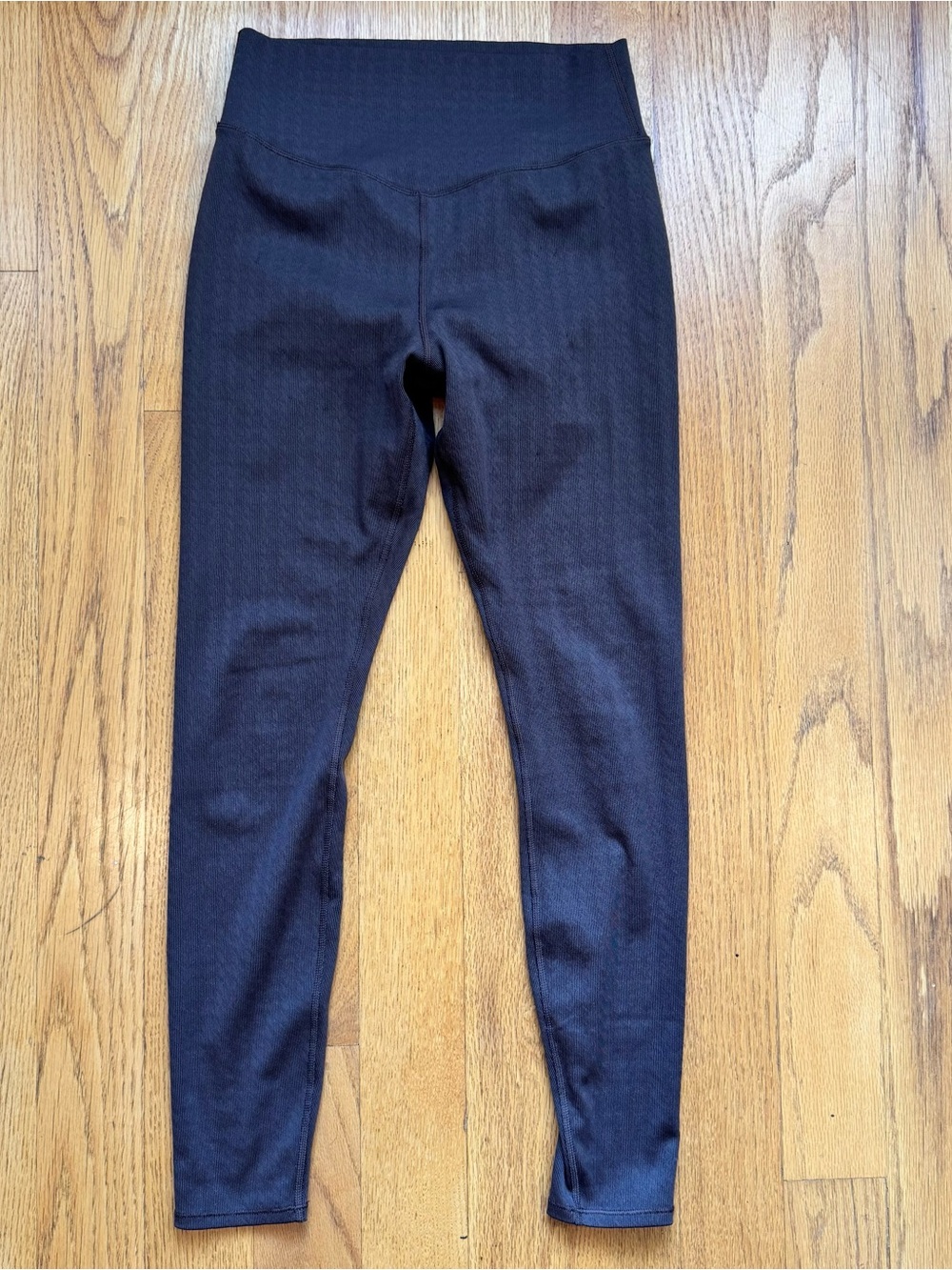 Vuori High-Waist Espresso Ribbed Leggings in houndstooth print